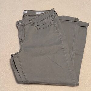 Jessica Simpson Light Green Ankle & Cropped Jeans